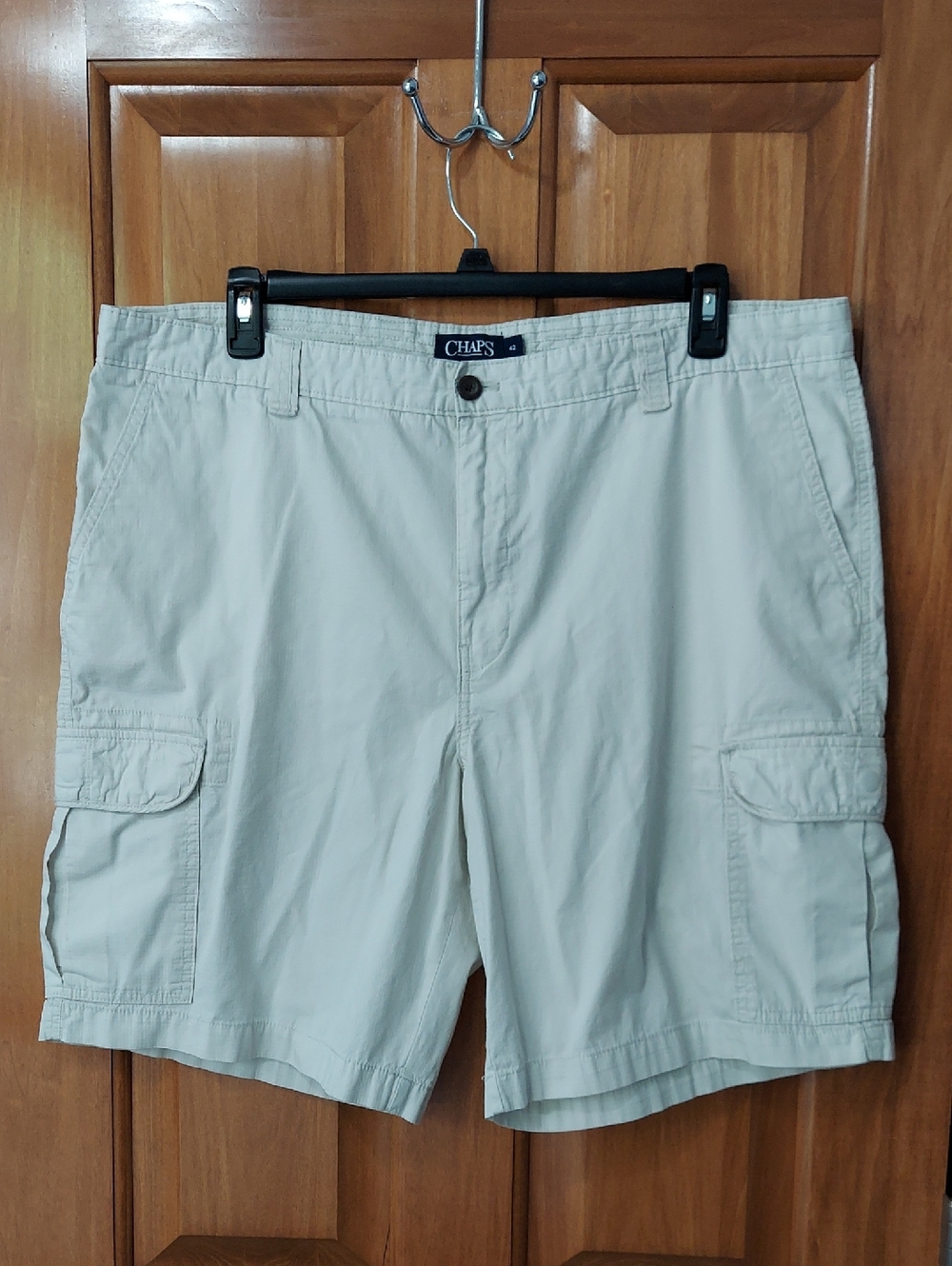 Chaps Men's Cargo Light Khaki Tan Textured Shorts - Pockets, Size 42, Like New